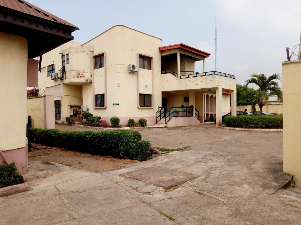 รอยัล กรีน เกสต์เฮาส์ Abeokuta ภายนอก รูปภาพ