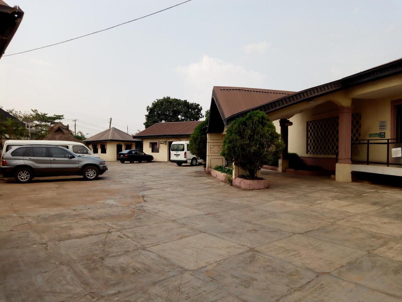 รอยัล กรีน เกสต์เฮาส์ Abeokuta ภายนอก รูปภาพ