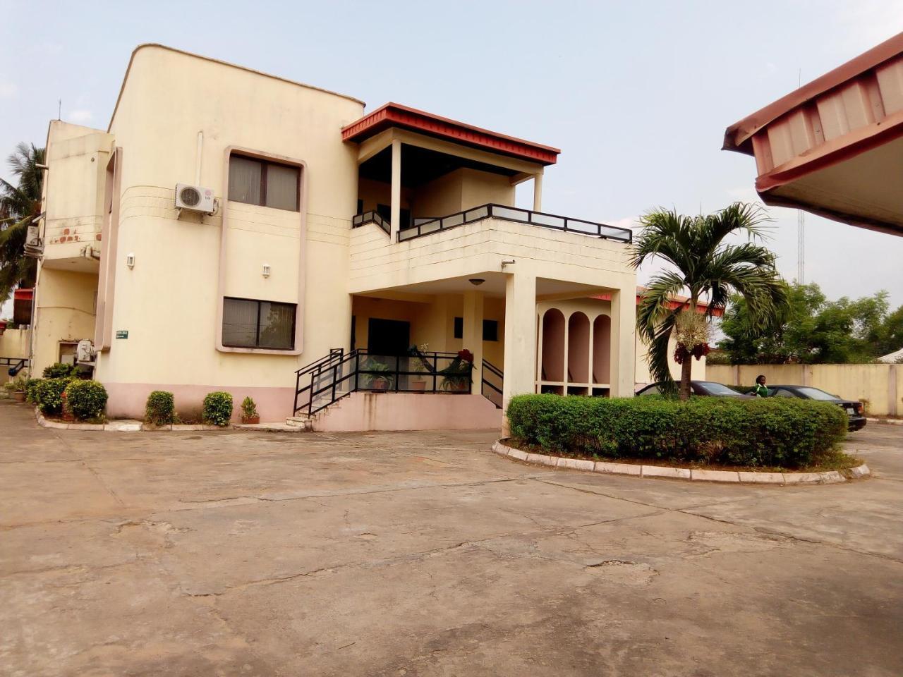 รอยัล กรีน เกสต์เฮาส์ Abeokuta ภายนอก รูปภาพ